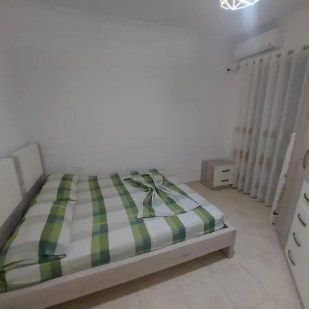 Lungomare Apartament * Vlorë