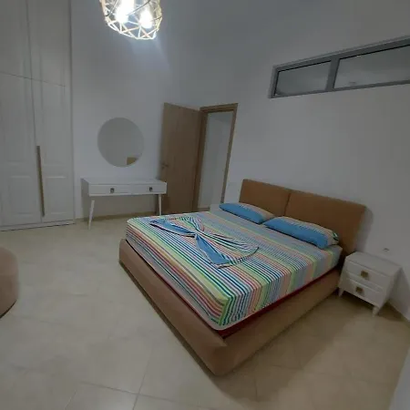 Lungomare Apartament דירה *